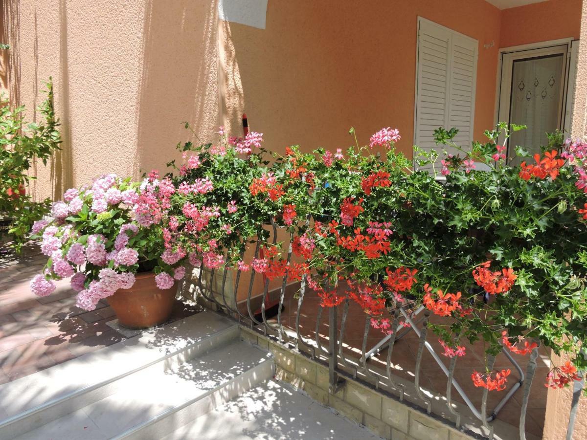 Neda Apartmani Mali Lošinj Esterno foto